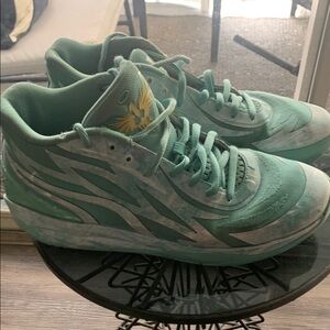 Puma men’s size 11.5 shoes perfect for basketball